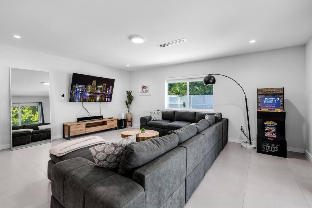 Stylish 4 Bedroom With Pool, 12 Minutes To The Villa Miami