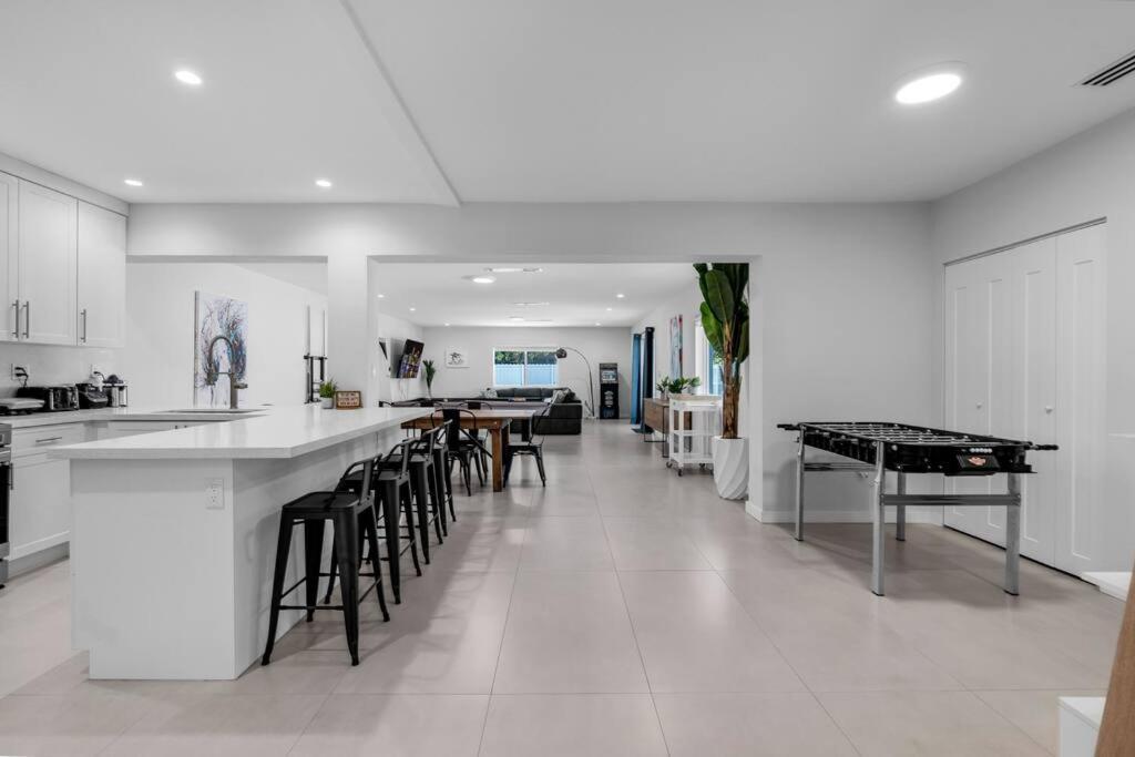 Stylish 4 Bedroom With Pool, 12 Minutes To The Villa *