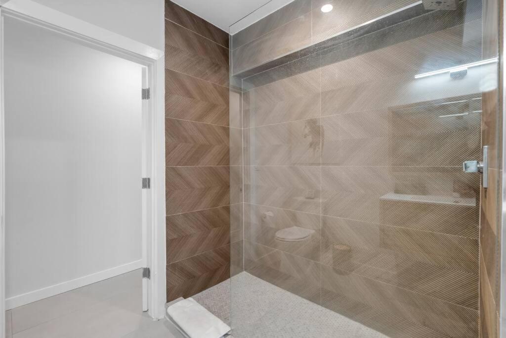 Stylish 4 Bedroom With Pool, 12 Minutes To The Villa Miami