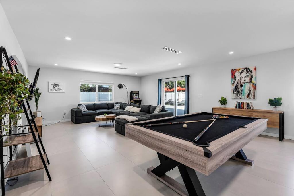 Stylish 4 Bedroom With Pool, 12 Minutes To The Villa