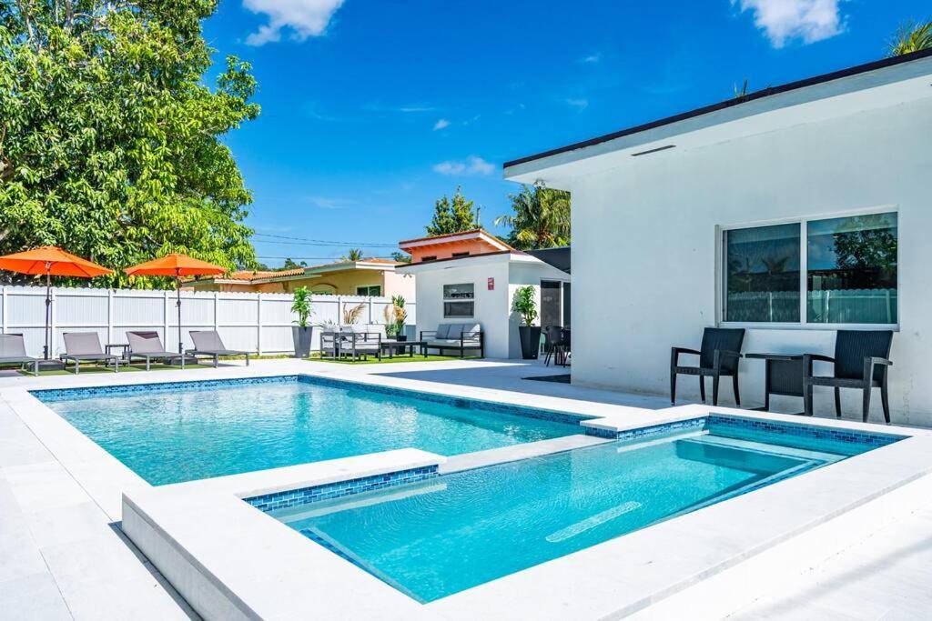 Stylish 4 Bedroom With Pool, 12 Minutes To The Villa Miami