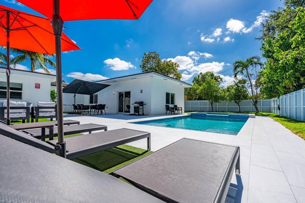Villa Stylish 4 Bedroom With Pool, 12 Minutes To The Miami