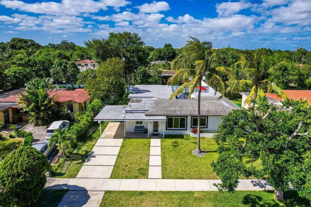 Stylish 4 Bedroom With Pool, 12 Minutes To The Villa Miami