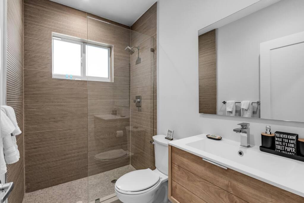 Villa Stylish 4 Bedroom With Pool, 12 Minutes To The